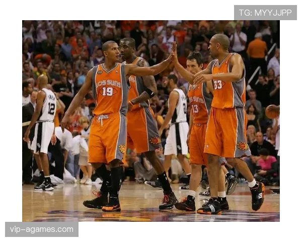 迈克尔·芬利精准三分拉开与同位置投手得分效率差距