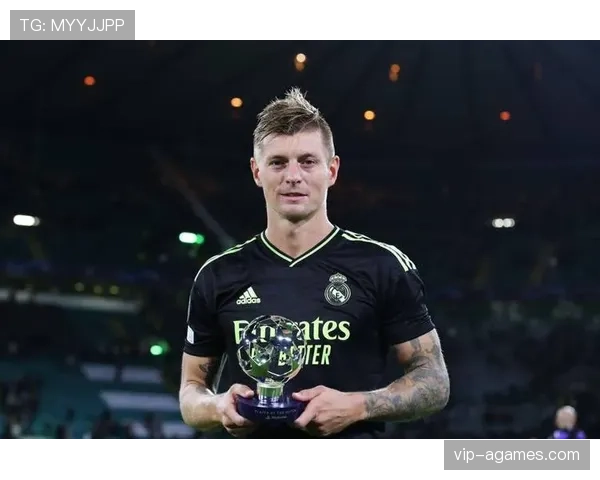 德容与克罗斯的中场组织逻辑：传球风格如何塑造不同的控场方式